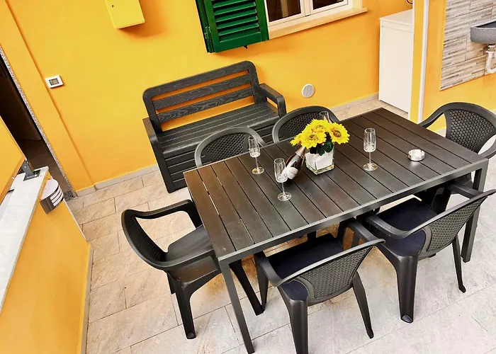 La Casetta Del Vicolo, Terrazza Privata E 2 شقة لا سبيتسْيا