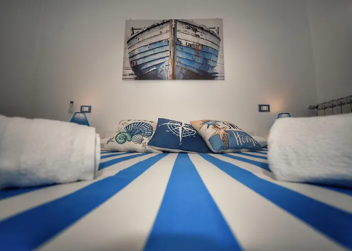 La Casetta Del Vicolo - Free Parking & 15 Min Station Apartment