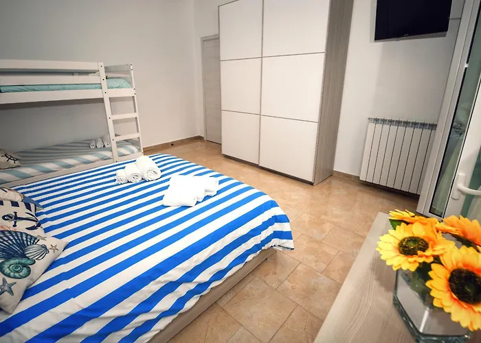 La Casetta Del Vicolo - Free Parking & 15 Min Station Apartment La Spezia